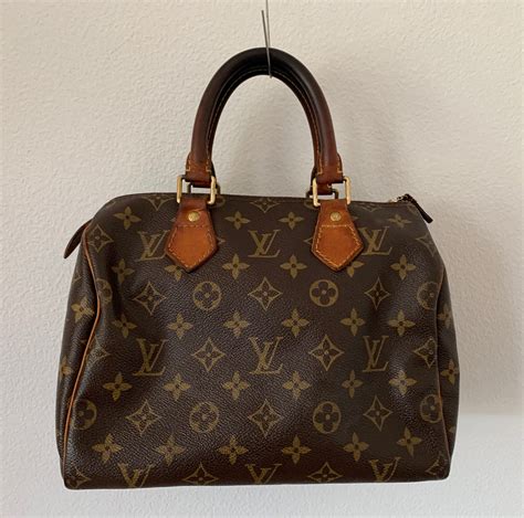 louis vuitton handdoek prijs|vintage Louis Vuitton purses.